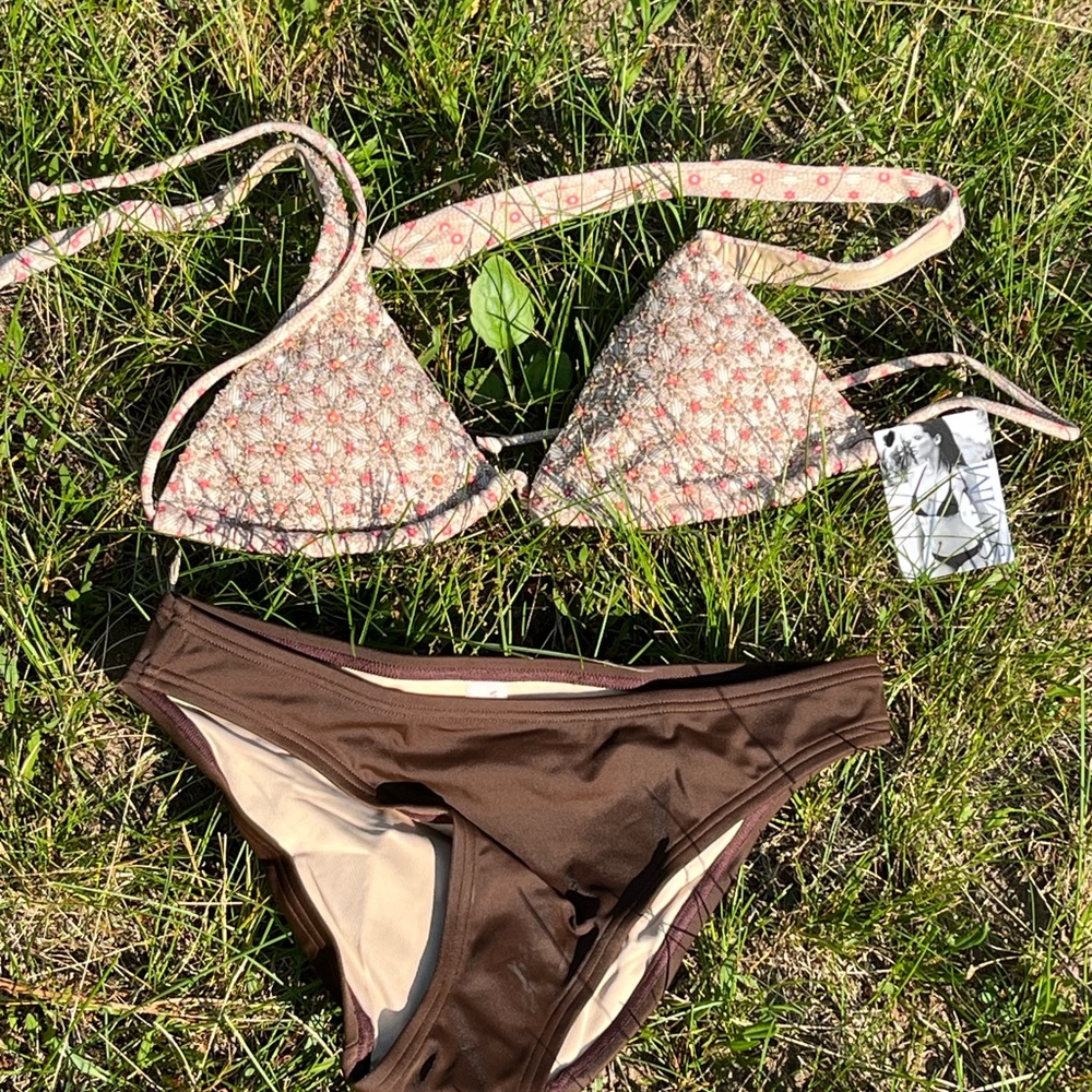 Bikini - image 1